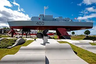 Hydroptère Bras d'Or FHE-400, parc fluvial du Musée maritime du Québec.