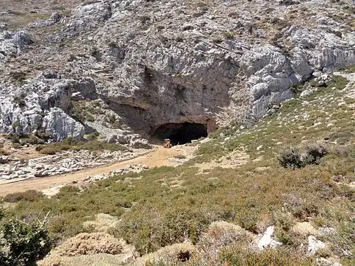 La grotte de Zeus du mont Ida.