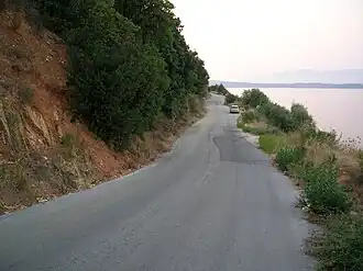 La route EO18 à Igoumenitsa.