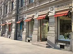 La rue centrale Esplanadi avec la boutique de la célèbre marque de design finlandaise Iittala