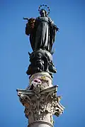 La statue de l'Immaculée Conception au sommet de la Colonne.
