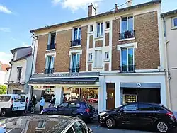 Architecture d'immeuble de rapport.