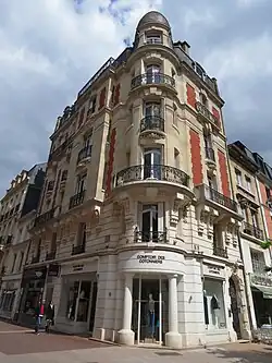 Immeuble, 50 place des Carmes.