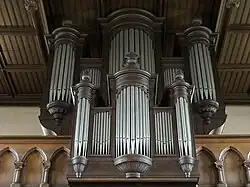 Église catholique. Orgue reconstruit par Alfred Kern.