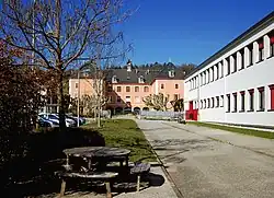 Description de cette image, également commentée ci-après