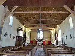 La nef et le chœur.