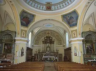 Intérieur de l'église d'Onnion.