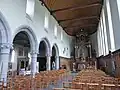 Intérieur de l'église et maître-autel