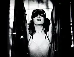 Irene Ware dans Le Corbeau (1935).