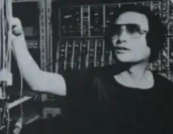 Description de l'image Isao_Tomita_1977.png.