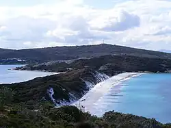 Tombolo près d'Oyster Harbour, Albany, Australie occidentale (35° 3′ 1,20″ S, 117° 55′ 3,40″ E)