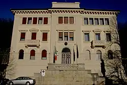 Ambassade à Saint-Marin.