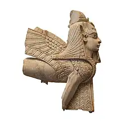 Sphinx néo-hittite égyptisant. Ivoire, relief, VIIIe&nbsp;siècle.Louvre