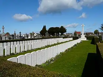 Photographie montrant le cimetière britannique dans le cimetière communal