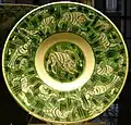 Plat d'Iznik vers 1560-1565, le coloris vert apparait à partir de 1530.