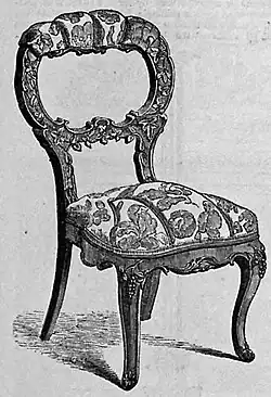 Chaise sculptée en noyer noir et recouverte de damas cramoisi et or par J. & W. Hilton