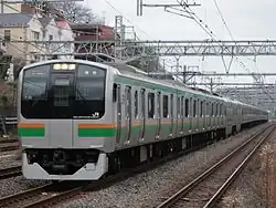 l'Unique E217 aux couleurs de la Tokaido Line.