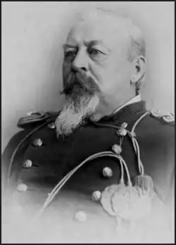 Portraint de J.S. Brisbin en uniforme.