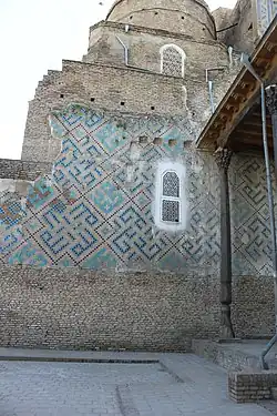 Extérieur du mausolée de Djahangir.