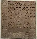 Plaque votive jaïne faite en grès rouge Ayagapata, vers 15