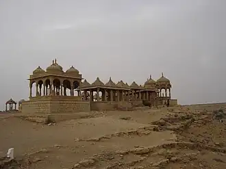 Les chhatris des lieux de crémation de Jaisalmer