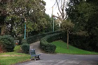 La passerelle entre le Jardin des Plantes et le jardin du Grand Rond.