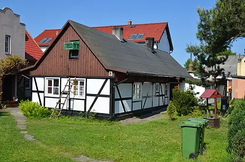 Maison dans le village de pêcheurs de Jastarnia.