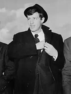 Jean-Paul Belmondo.