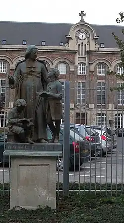 Description de cette image, également commentée ci-après