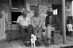 Une conversation au magasin général près de Jeanerette, Louisiana, 1938