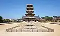 Pagode en pierre à cinq étages du temple de Jeongnimsa (Corée).