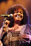 Jill Scott joue Sheila
