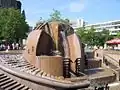 Weltkugelbrunnen&nbsp;(de) ("Wasserklops") sur la Breitscheidplatz