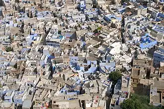 Les maisons bleues des brahmanes.