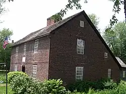 Josiah Day House&nbsp;(en), construite en briques vers 1745 à West Springfield (Massachusetts).