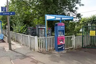 Automate permettant la distribution de titres de transport régionaux.