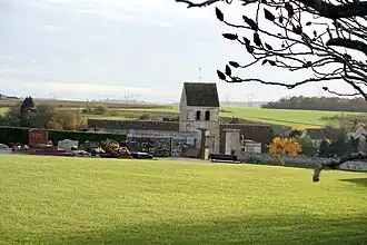Le clocher vu du cimetière.