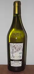 Bouteille de jura(une jurassienne).