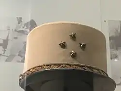 Képi de général de corps d'armée.