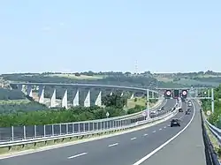 Le viadukt Kőröshegy (autoroute M7).