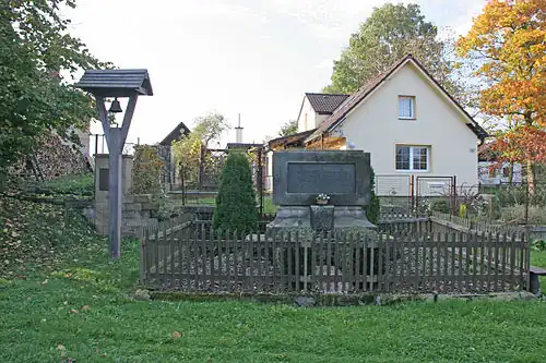 Křelina : monument aux morts.