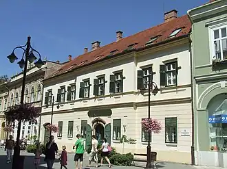 La pharmacie Arany Oroszlán («&nbsp;Lion d'or&nbsp;») fondée en 1781.