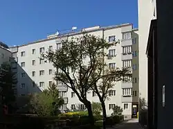 Karl-Volkert-Hof&nbsp;(de) (1926-1927) à Vienne-Ottakring (avec Franz Schacherl).