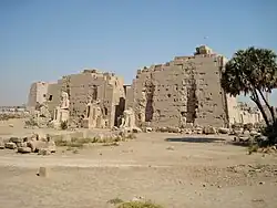 Huitième pylone, construit par Hatchepsout, Karnak.