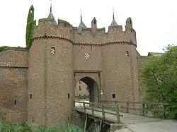 Le portail du château de Doornenburg