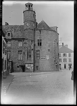 Le château de Pont-l'Abbé (photographie prise en 1921).