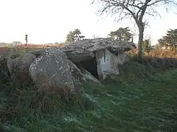 L'allée couverte de Kerbalannec à Beuzec-Cap-Sizun.