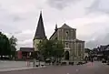Église de Zonhoven avec sa vieille tour (21 mai 2006).