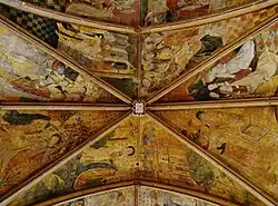 Travée de voûte en croisée d'ogives, en huit compartiments triangulaires peints. À gauche, de haut en bas : scènes 5 à 8. À droite, de bas en haut, scènes 17 à 20.