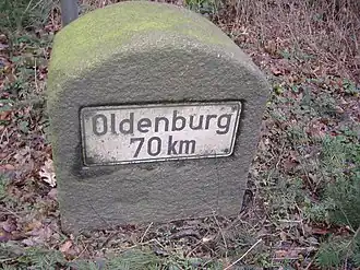 Ancienne borne de pierre, dans le Nord de l'Allemagne.
